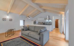 Casa nel Vicolo - Storie e Dimore
